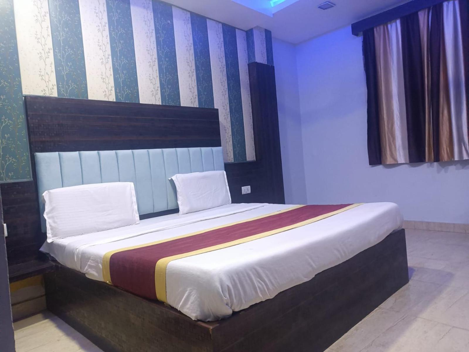 Hotel Park Avenue Лакхнау Экстерьер фото
